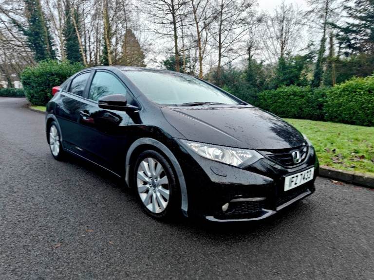 TOP OF THE RANGE HONDA CIVIC " EXECUTIVE " WITH A FULL YEAR MOT 