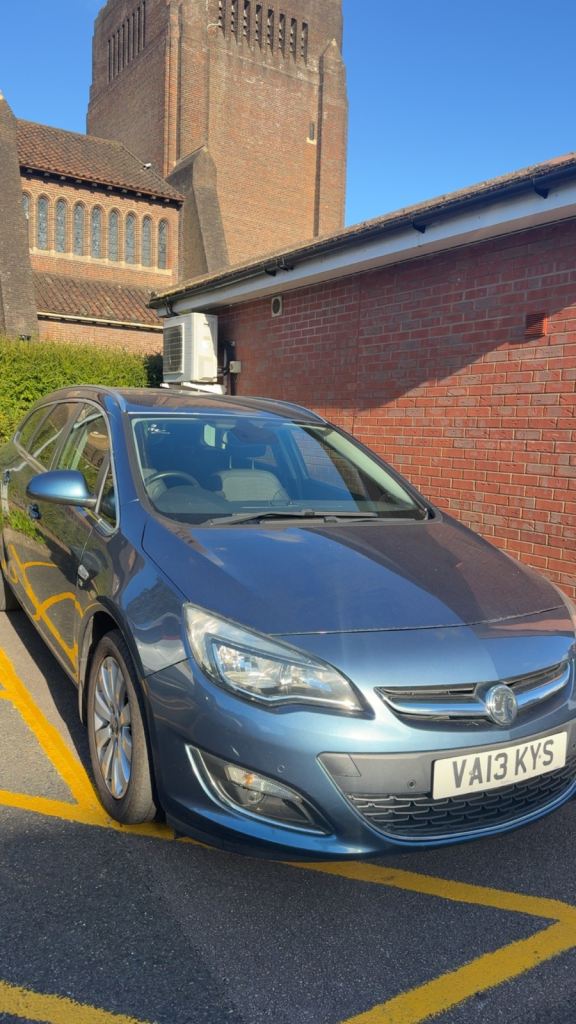 Vauxhall, ASTRA, Estate, 2013, Other, 1956 (cc), 5 doors