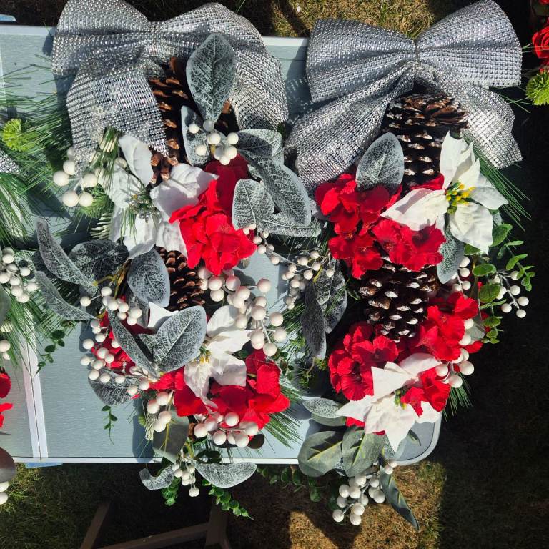 2 x Teardrop Wreaths