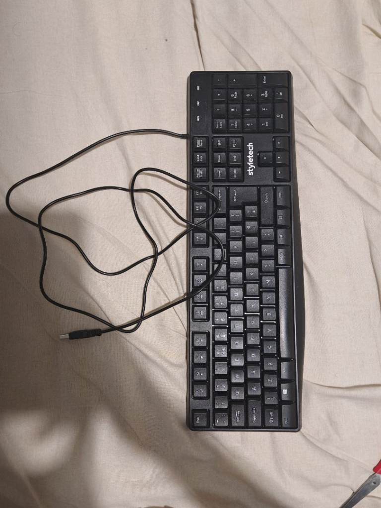 Used working computer keyboard 