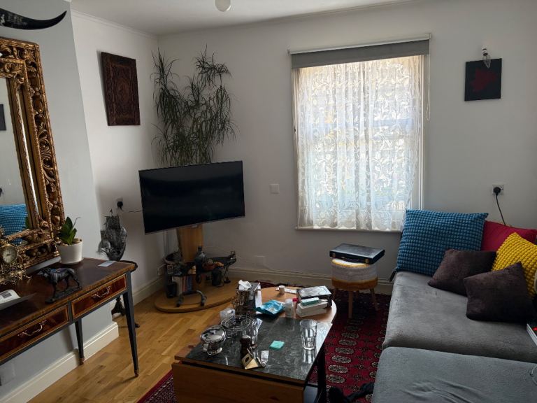 Large 1 bedroom council flat in W12 for 1 or 2 beds in west & north west 