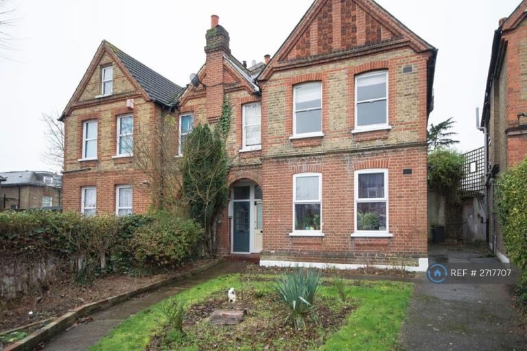 4 bedroom flat in Hurstbourne Road, London, SE23 (4 bed) (#2717707)