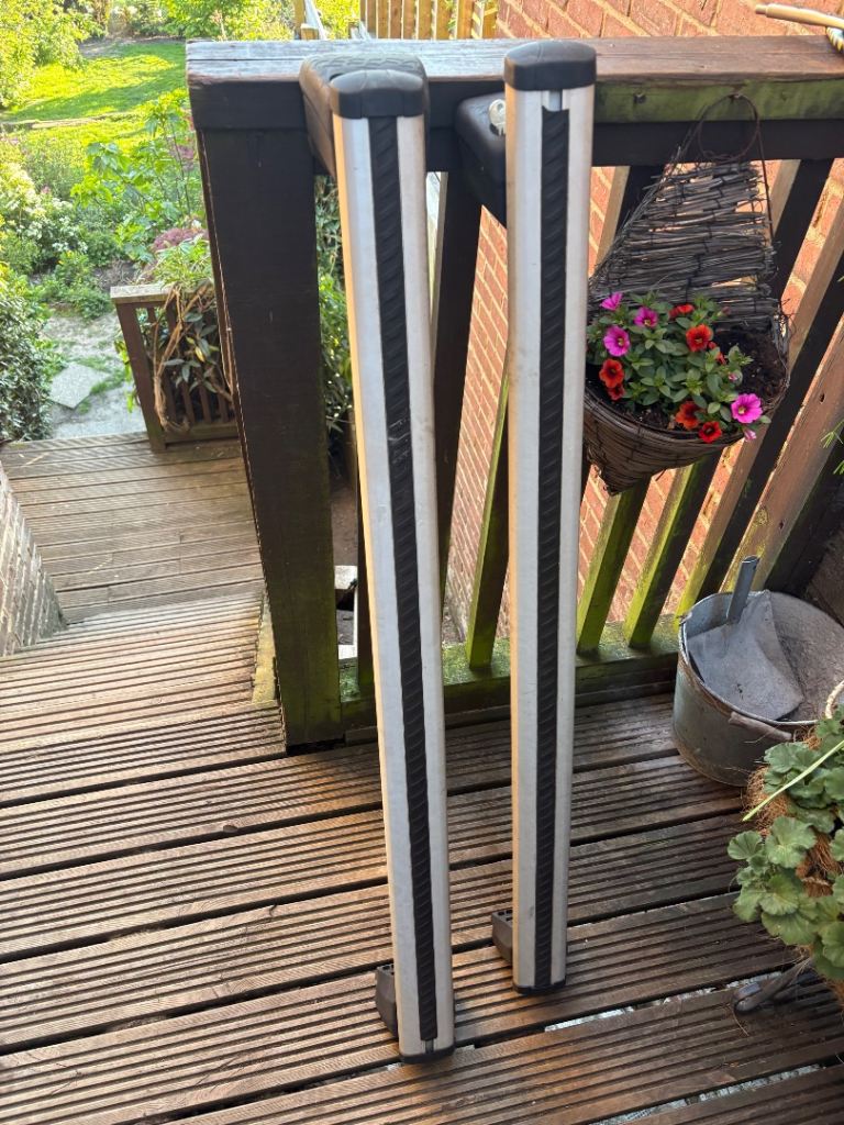 Volvo xc60 Thule roof bars 