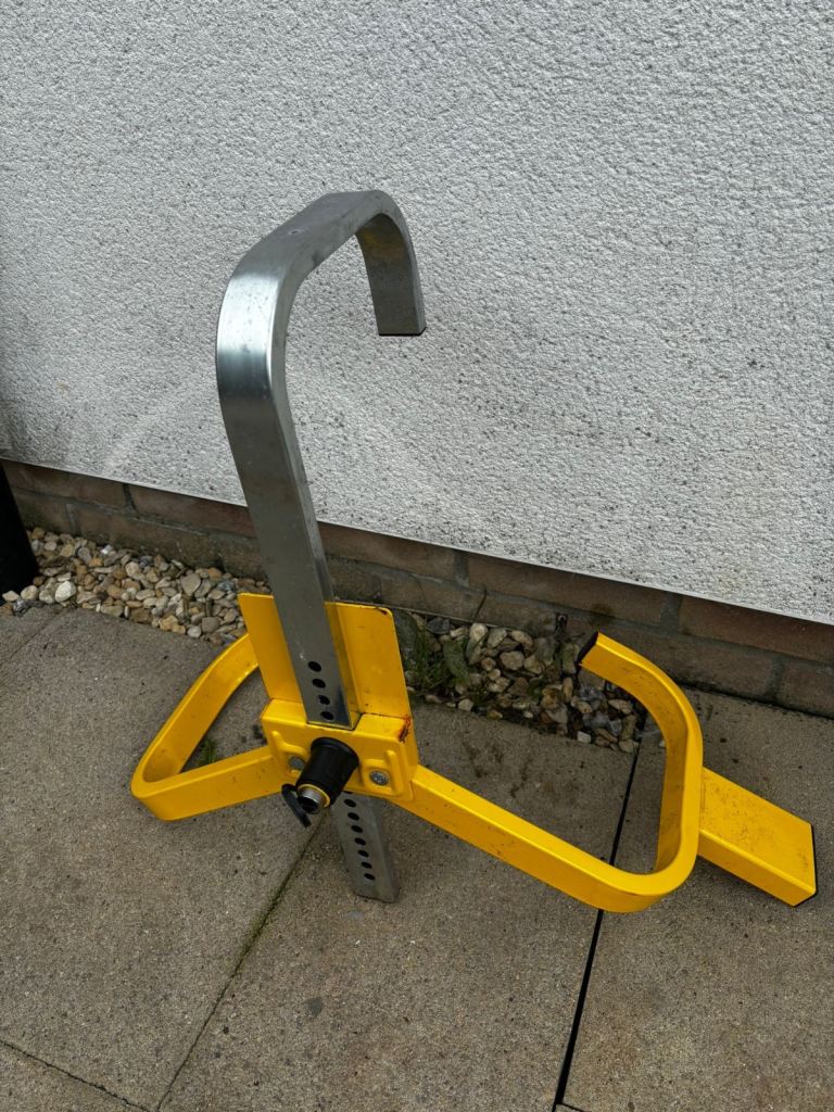 Milenco lightweight wheel clamp