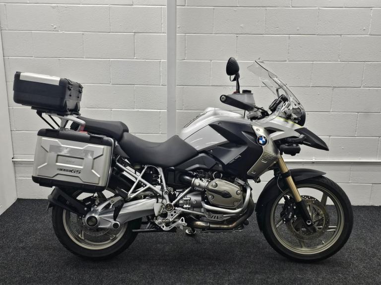 BMW R1200GS ** FULL LUGGAGE - ENGINE BARS - 12 MONTHS MOT **