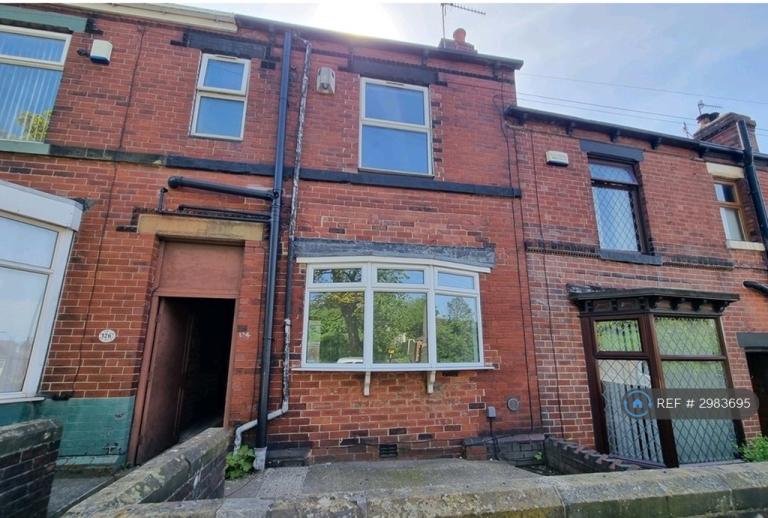 3 bedroom house in Bellhouse Road, Sheffield, S5 (3 bed) (#2983695)