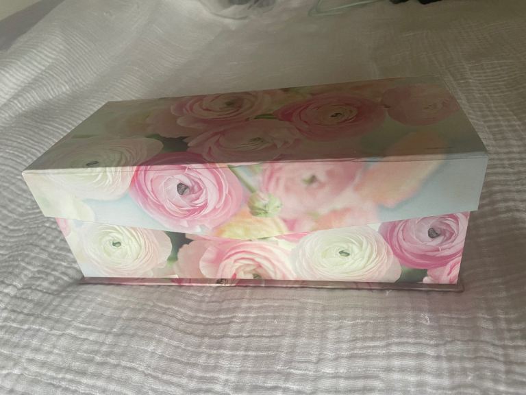 Pretty Floral Storage Box – Good Condition