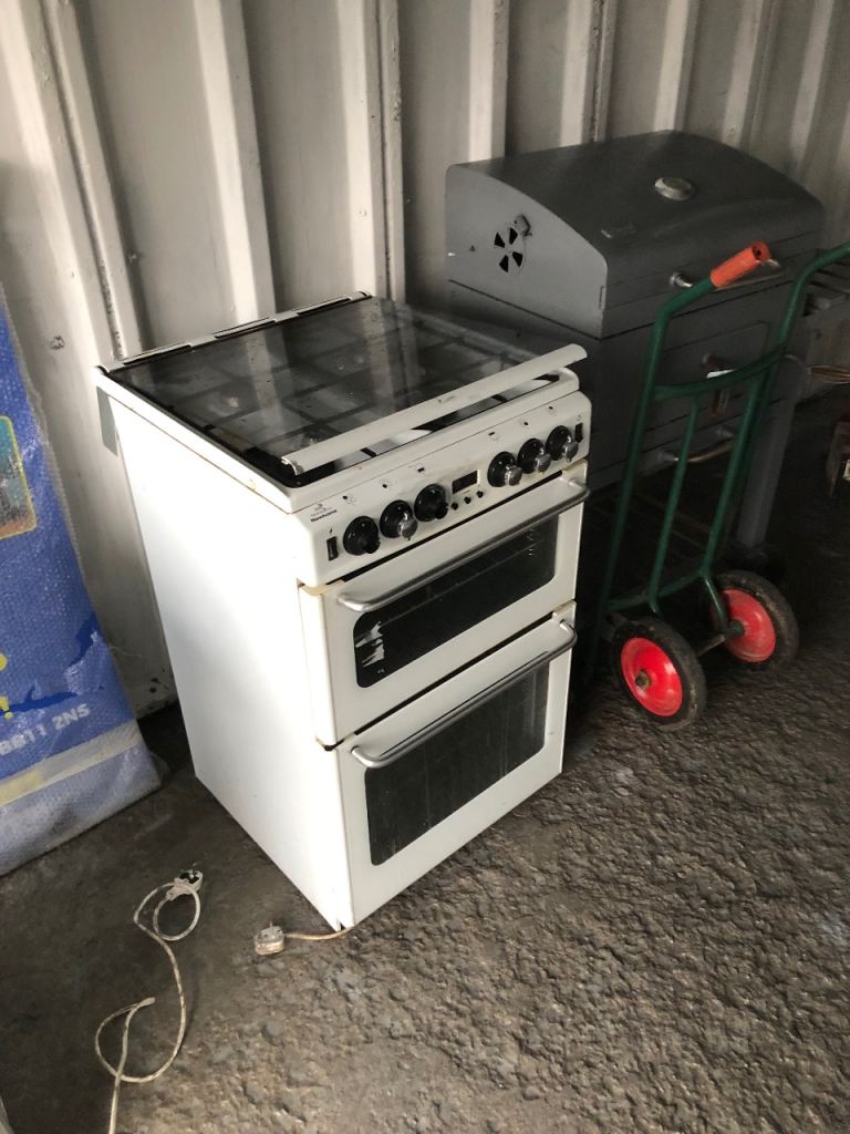 Gas cooker new world