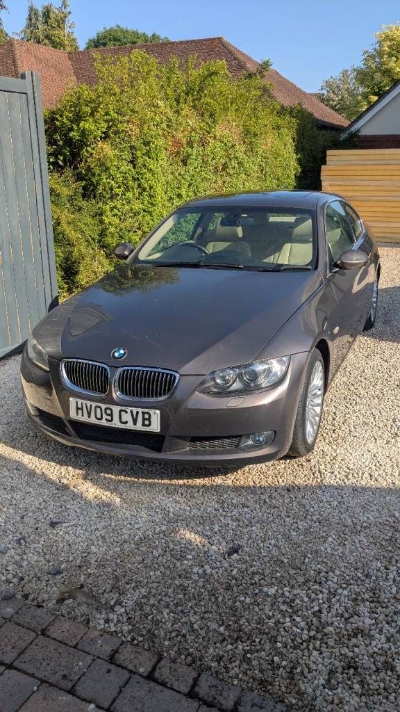 Bmw 325i Manual pro media nav sunroof just serviced at dealer 