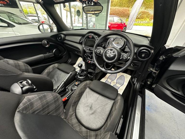 MINI CONVERTIBLE 1.5 Cooper D Convertible 2016