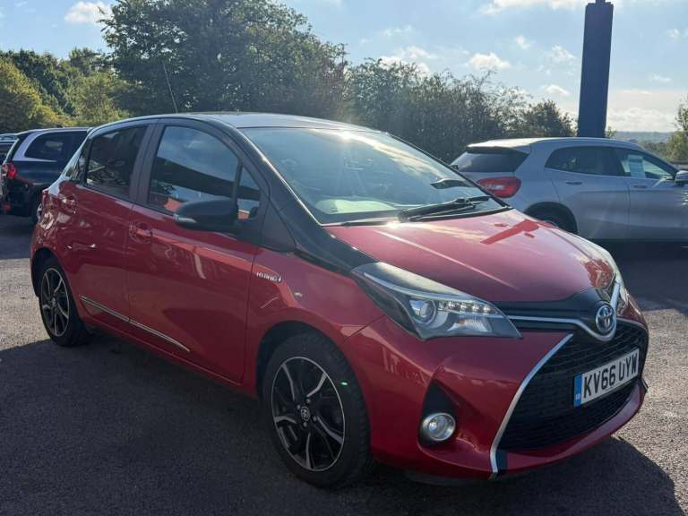 TOYOTA YARIS 1.5 VVT-h Design 2016