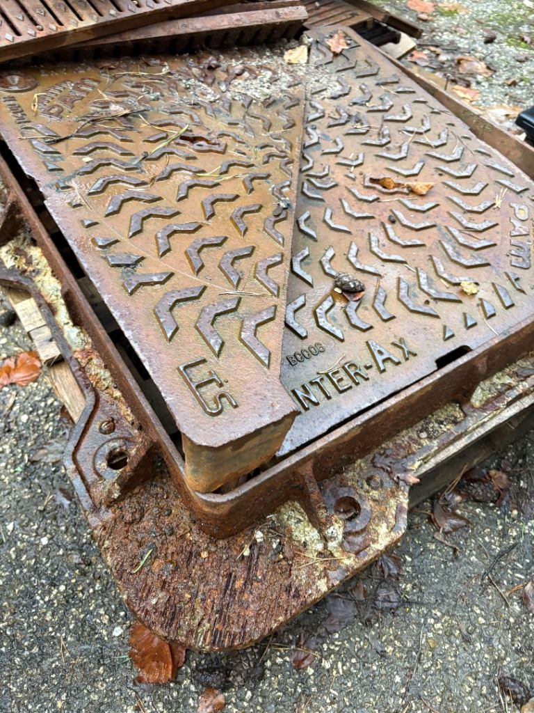 Heavy duty chamber lid 