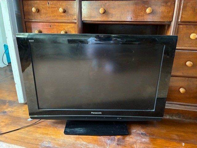 Old Television Panasonic FREE