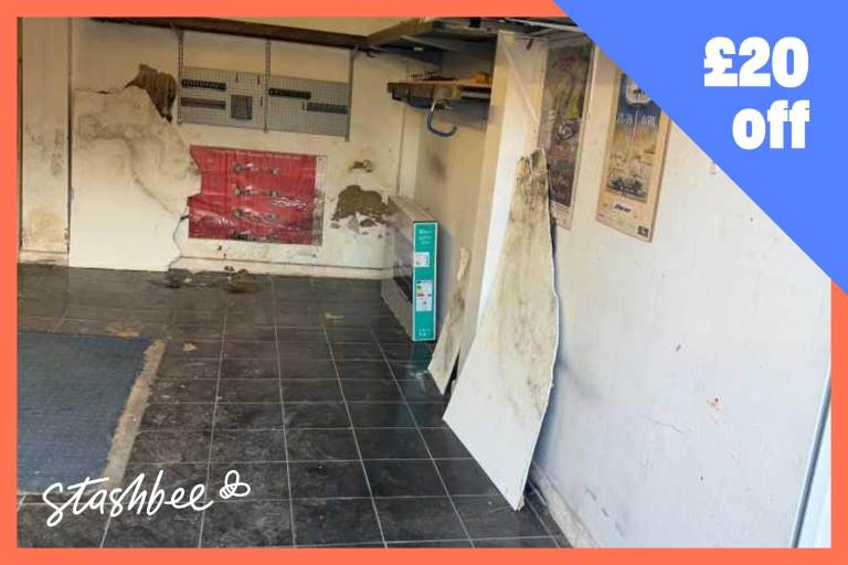 Garage to rent in London (NW9) | Stashbee