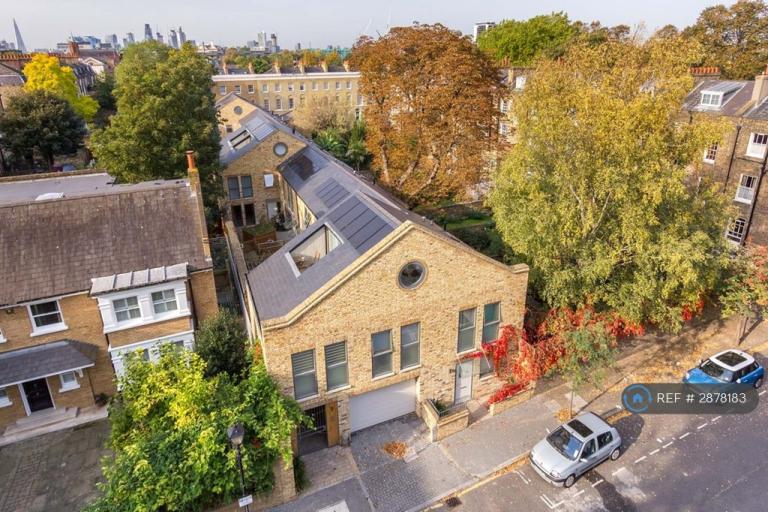 2 bedroom house in Zachary Mews, London, E3 (2 bed) (#2878183)