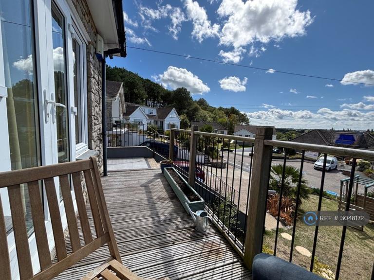 Studio flat in Woodbury Close, Christchurch, BH23 (#3048172)
