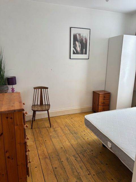 Double Room.Clean, quiet house. Garden 
