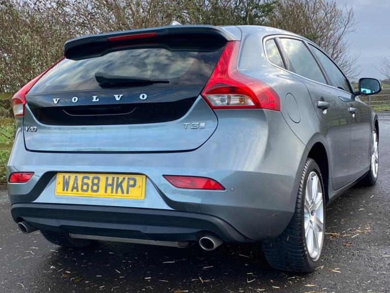 2018 Volvo V40 T3 [152] Inscription 5dr - Sat Nav &amp; Rear Camera &amp; Heated Seats HATCHBACK ...