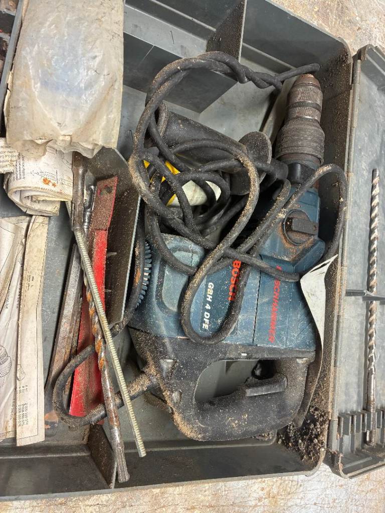 BOSCH SDS DRILL