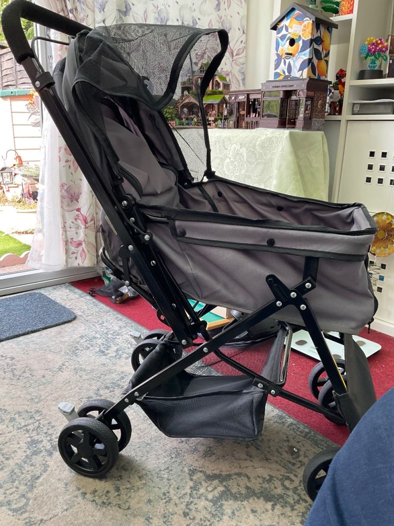 Doggy stroller 