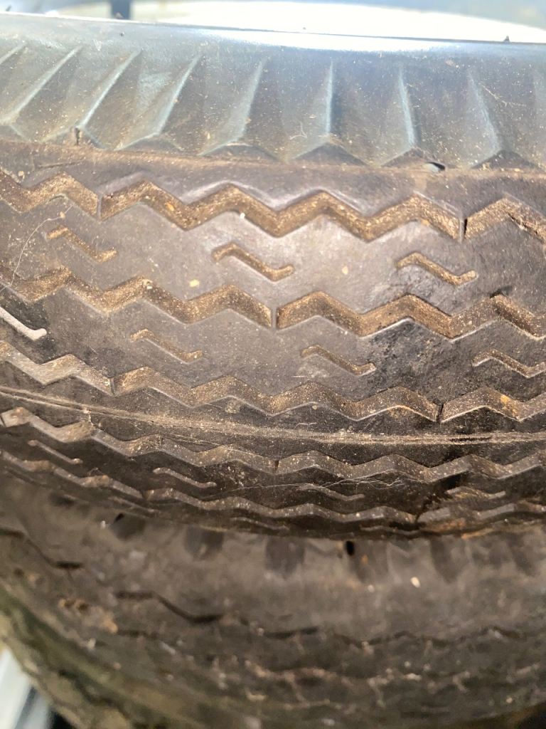 Trailer tyre and rim