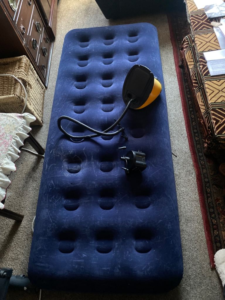 Inflatable single mattress 