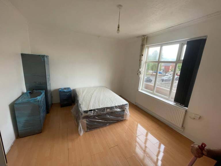 2 bed Flat in Hmo Supported accommodation 