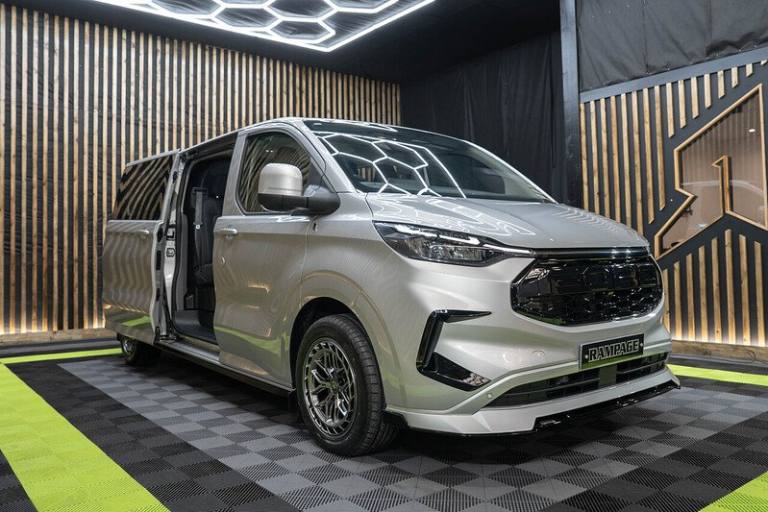  Ford Transit Custom 320 Limited L2 2.5L Auto Plug-in Hybrid Crew Cab HYBRID Automatic