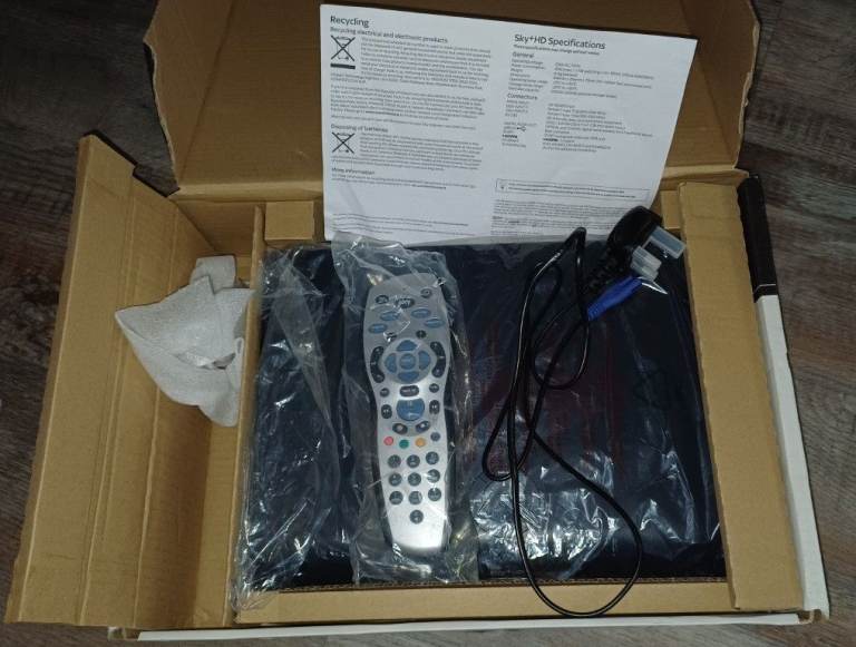 Sky+ HD 500GB box and Sky Hub Router bundle