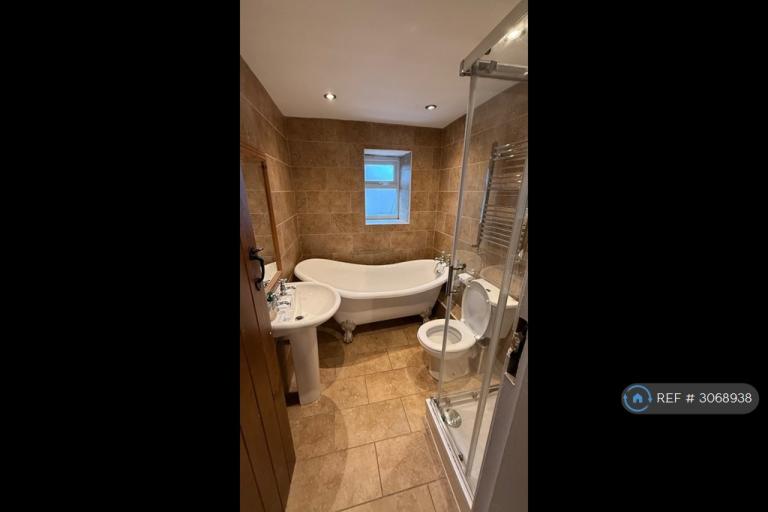 2 bedroom house in Lumn Road, Hyde, SK14 (2 bed) (#3068938)