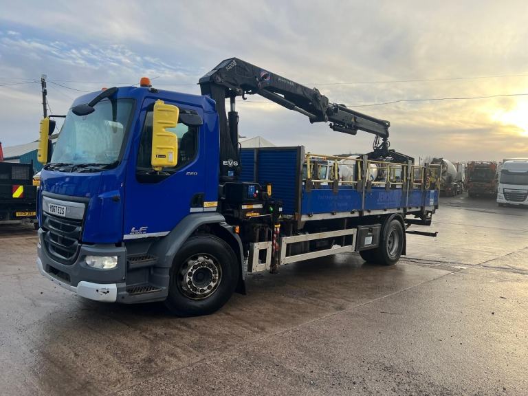 DAF TRUCKS LF 220 18T DROPSIDE FRONT END HMF 1420 CRANE 