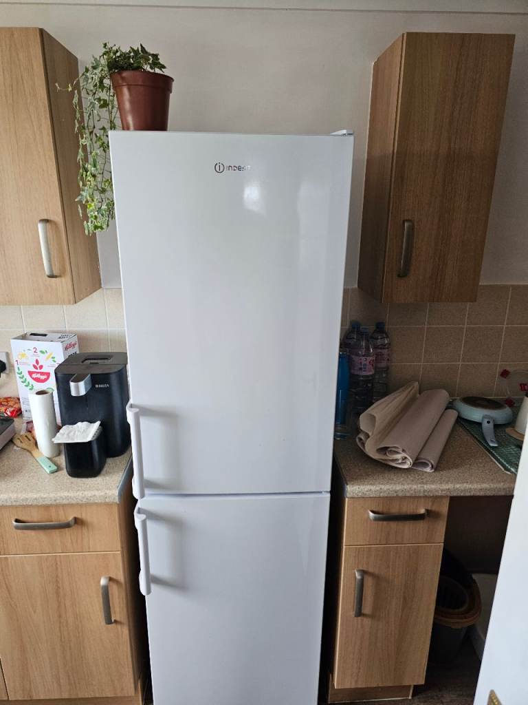  REDUCED now. IB55732W 54cm Wide, Low Frost Fridge Freezer - White