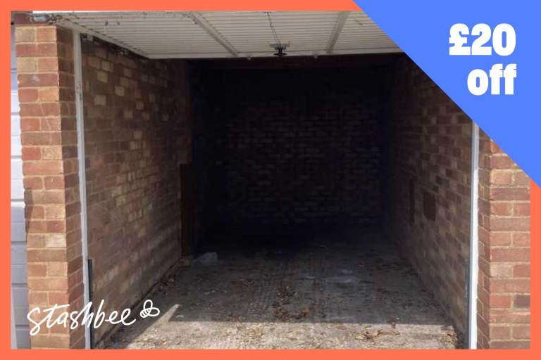 Garage to rent in Watford (WD19) | Stashbee