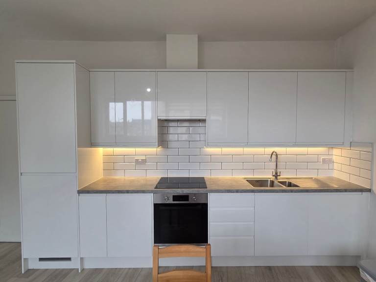 *SHARERS ALLOWED* Three bedroom flat to rent in Willesden