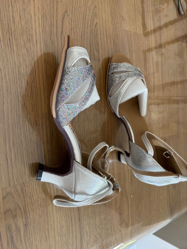 Silver Glittery 40mm heel dancing shoe’s new and unworn