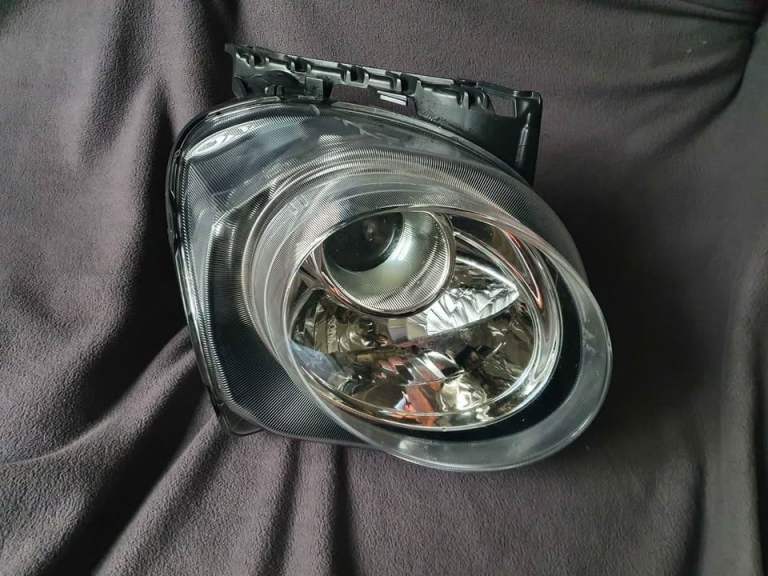 GENUINE 2013-19 NISSAN JUKE DRIVERS HEADLIGHT