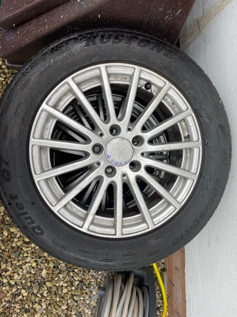 205/60/16 tyres and Mercedes Alloy wheels