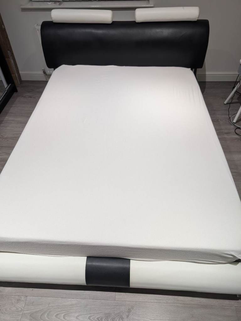 King Size Black/White Faux Leather Bed