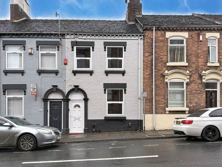 6 bedroom house in Eastwood Place, Stoke-on-Trent, ST1 3DB