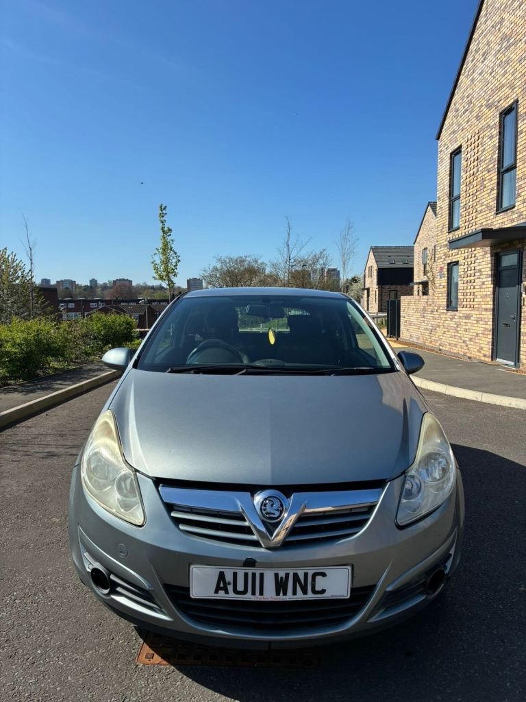 Vauxhall corsa 2011 HPI clear full service history 2 owners 12 month mot bargain price!