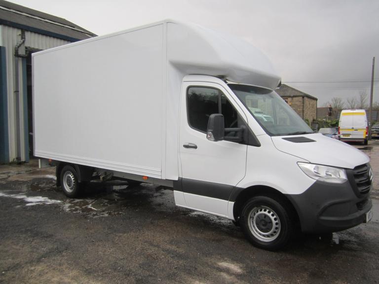 2022 Mercedes-Benz Sprinter 3.5t Progressive Chassis Cab CHASSIS CAB Diesel Manual