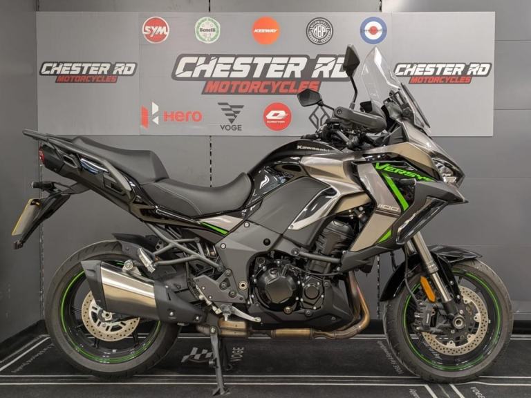 2025 (25) Kawasaki Versys 1100 SE in Grey