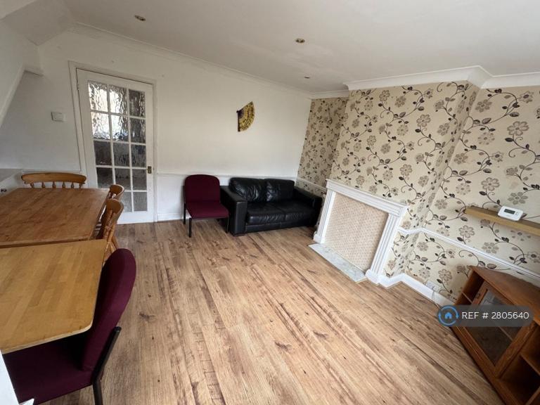 3 bedroom house in Hemming Way, Watford, WD25 (3 bed) (#2805640)