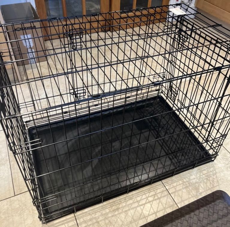 Medium used dog crate 