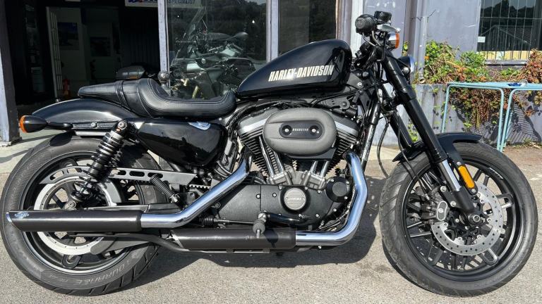 2017 HARLEY-DAVIDSON SPORTSTER XL1200CX ROADSTER in Black