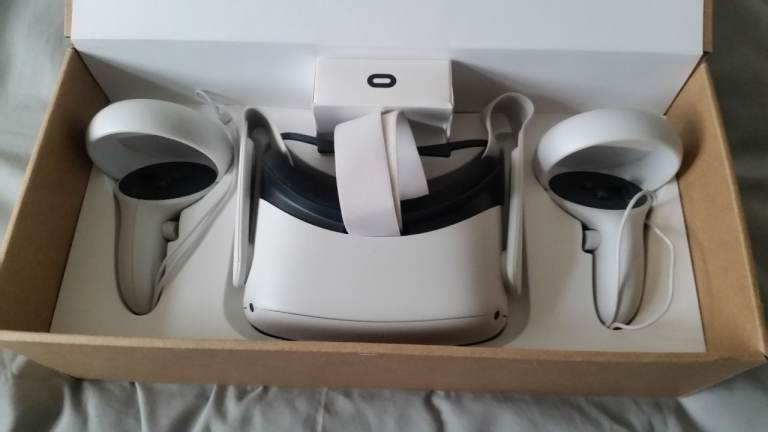 Meta Quest 2 Virtual Reality Headset 128GB All-in-One with Controllers