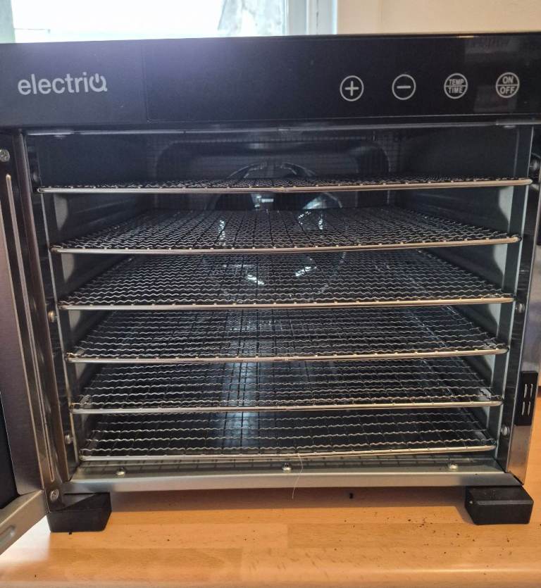 Dehydrator