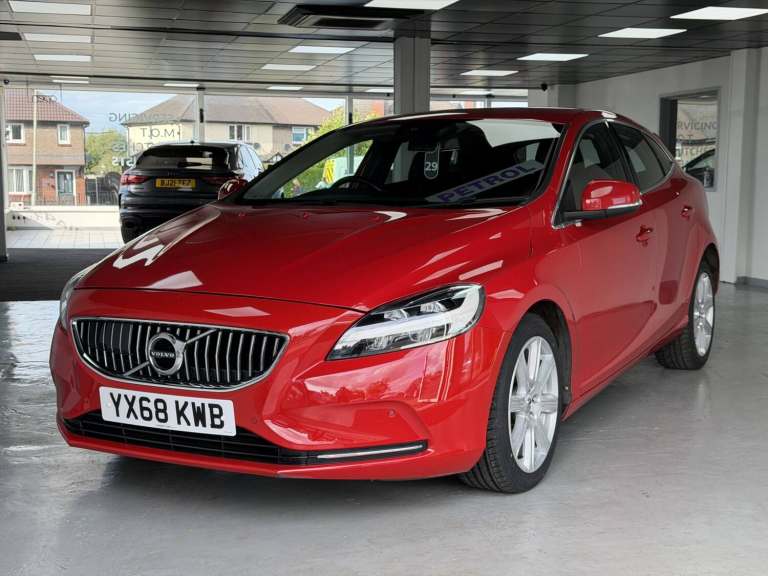 2018 Volvo V40 2.0 Inscription T3 Hatchback Petrol Manual