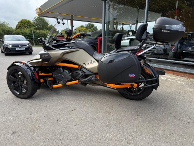 2019 CAN-AM SPYDER F3 S 1330 cc 6 speed semiautomatic trike in liquid titanium