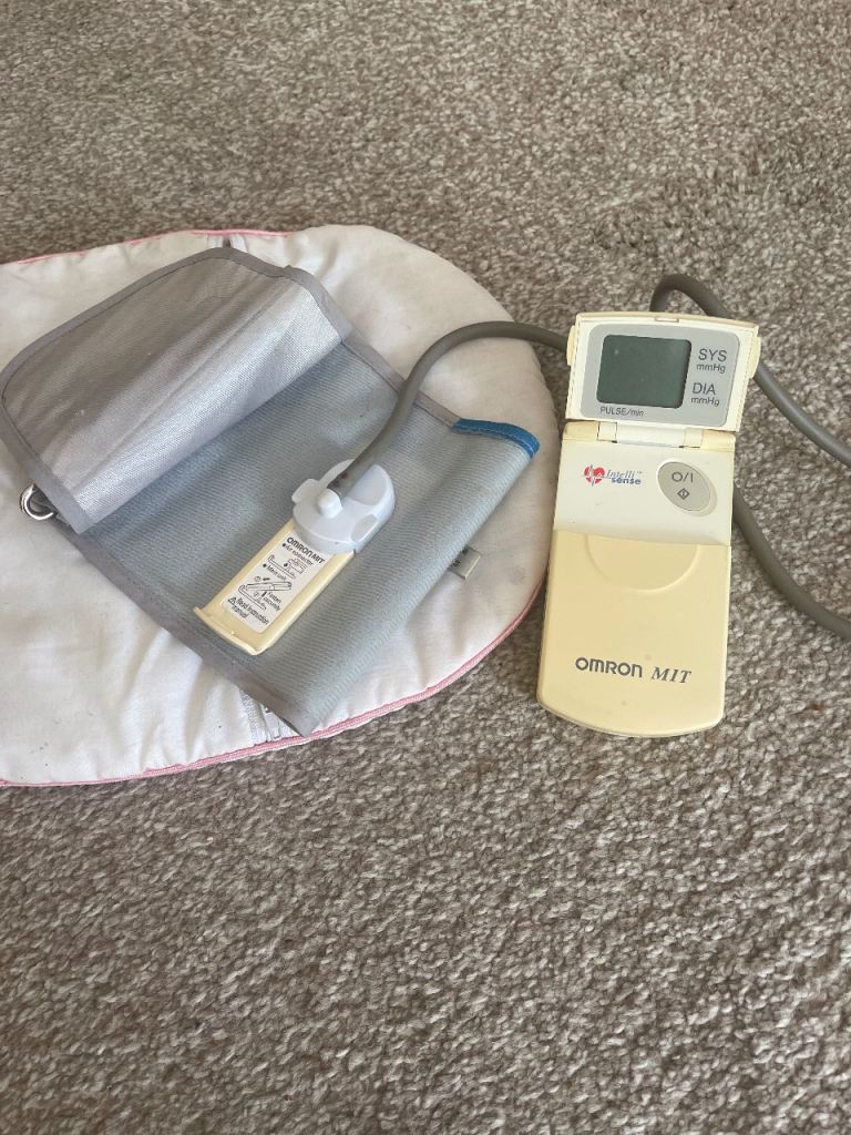 Omron M77 Blood Pressure Monitor – Good Condition
